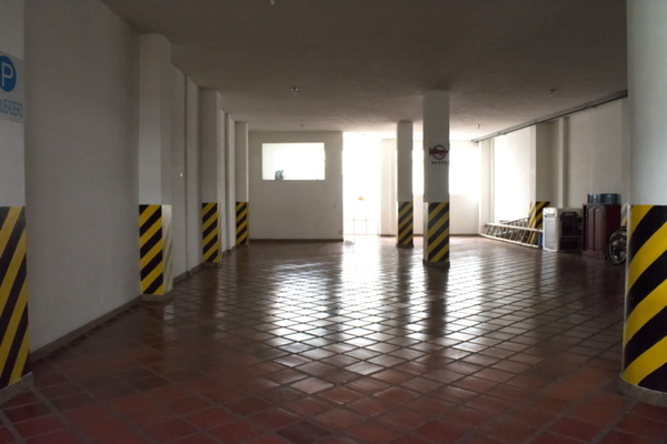 Conozca nuestro amplio parqueadero privado del Hotel Juán Sebastián
